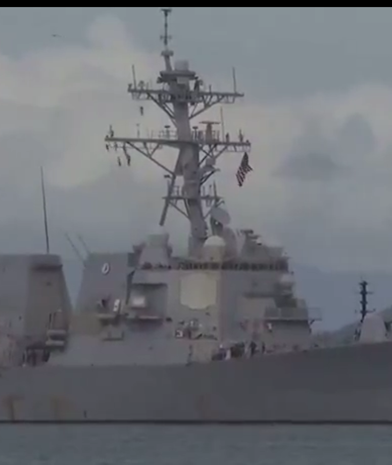 Imagen de El destructor de la Armada de Estados Unidos USS Gravely ha atracado en Trinidad y Tobago.

Está justo al lado de Venezuela.